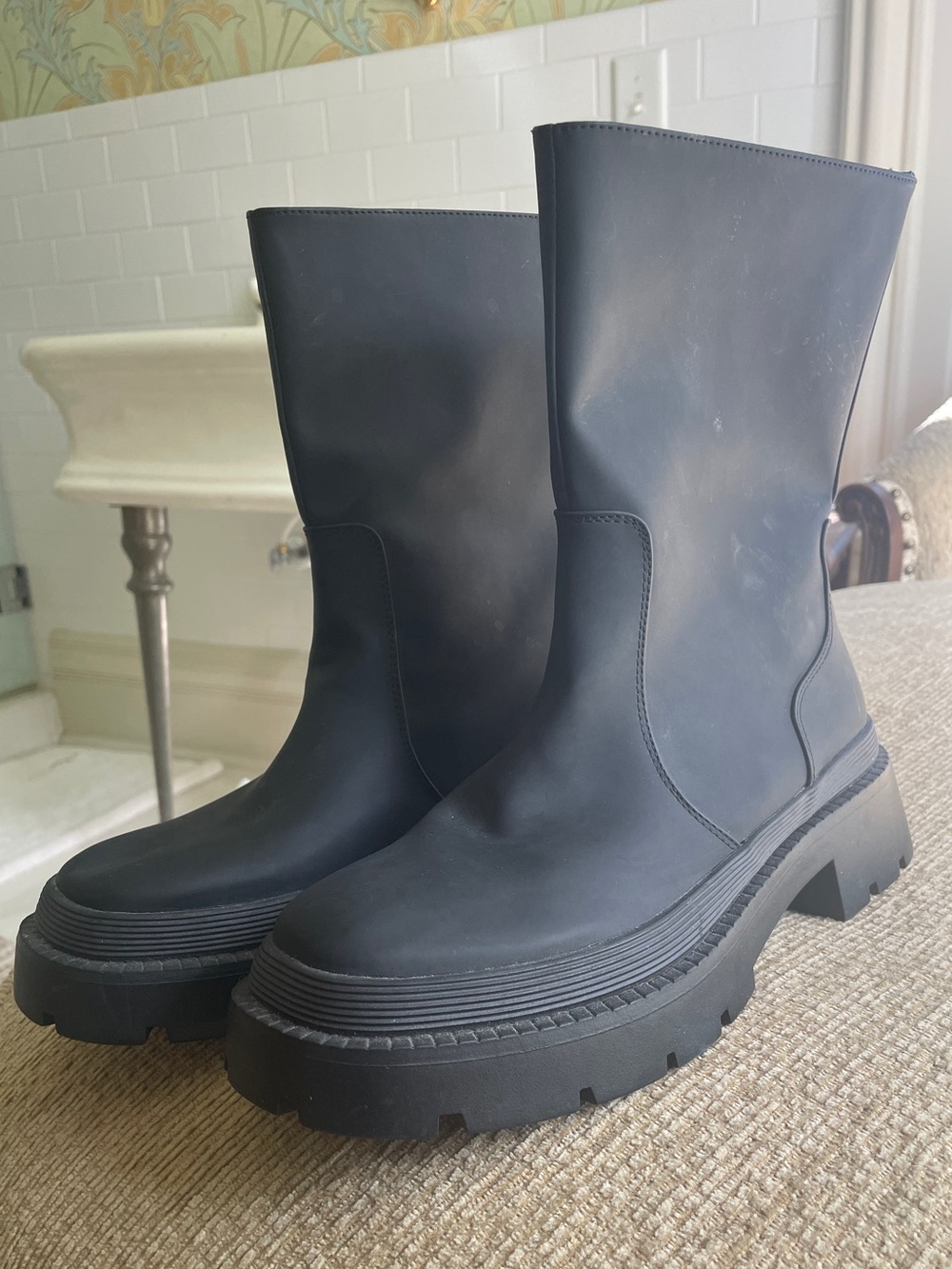 PrettyLittleThing Black Chunky Boots